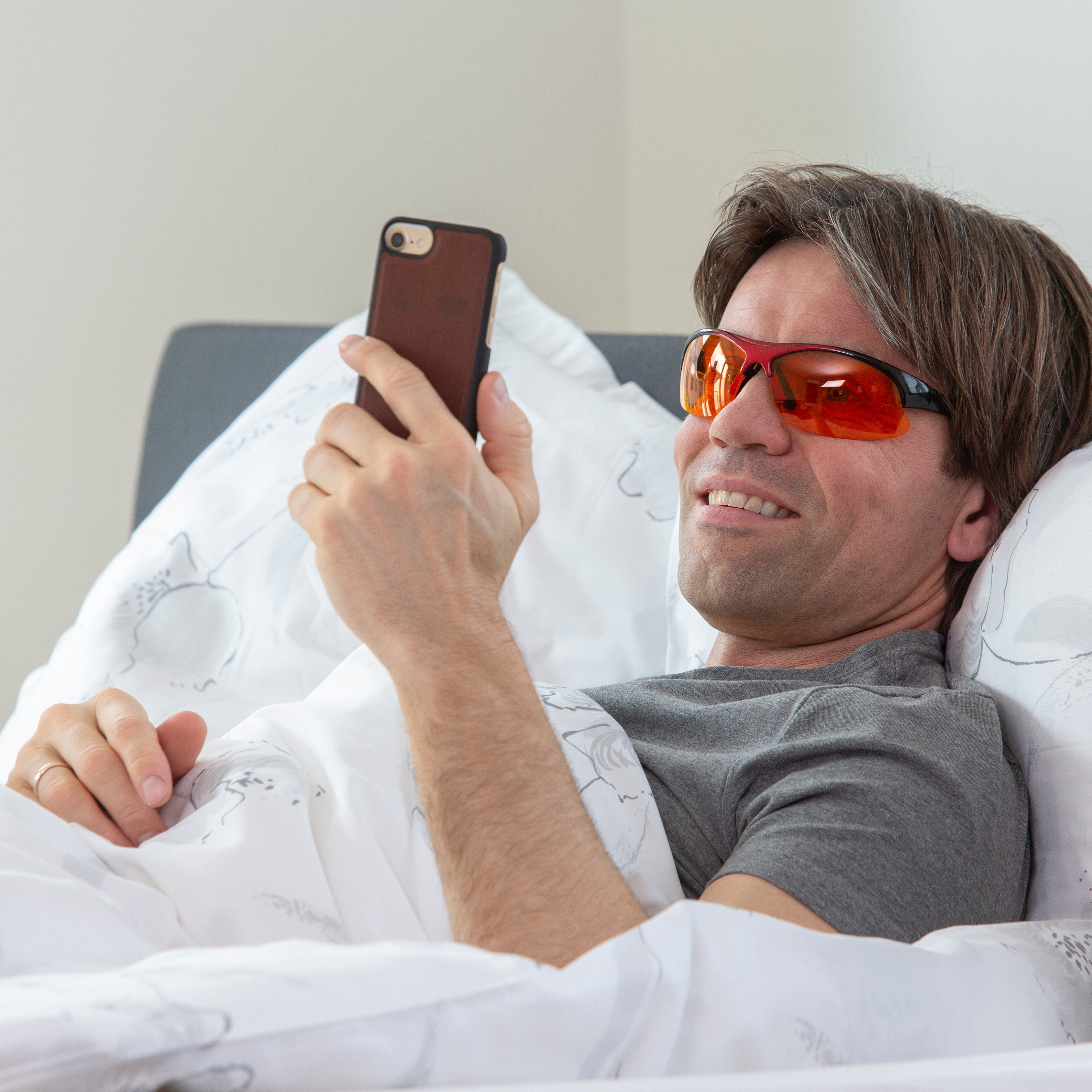 MelaMedic® BERLIN – medicininiai mėlynos šviesos blokavimo akiniai vakaro ramybei ir natūraliam melatoninui