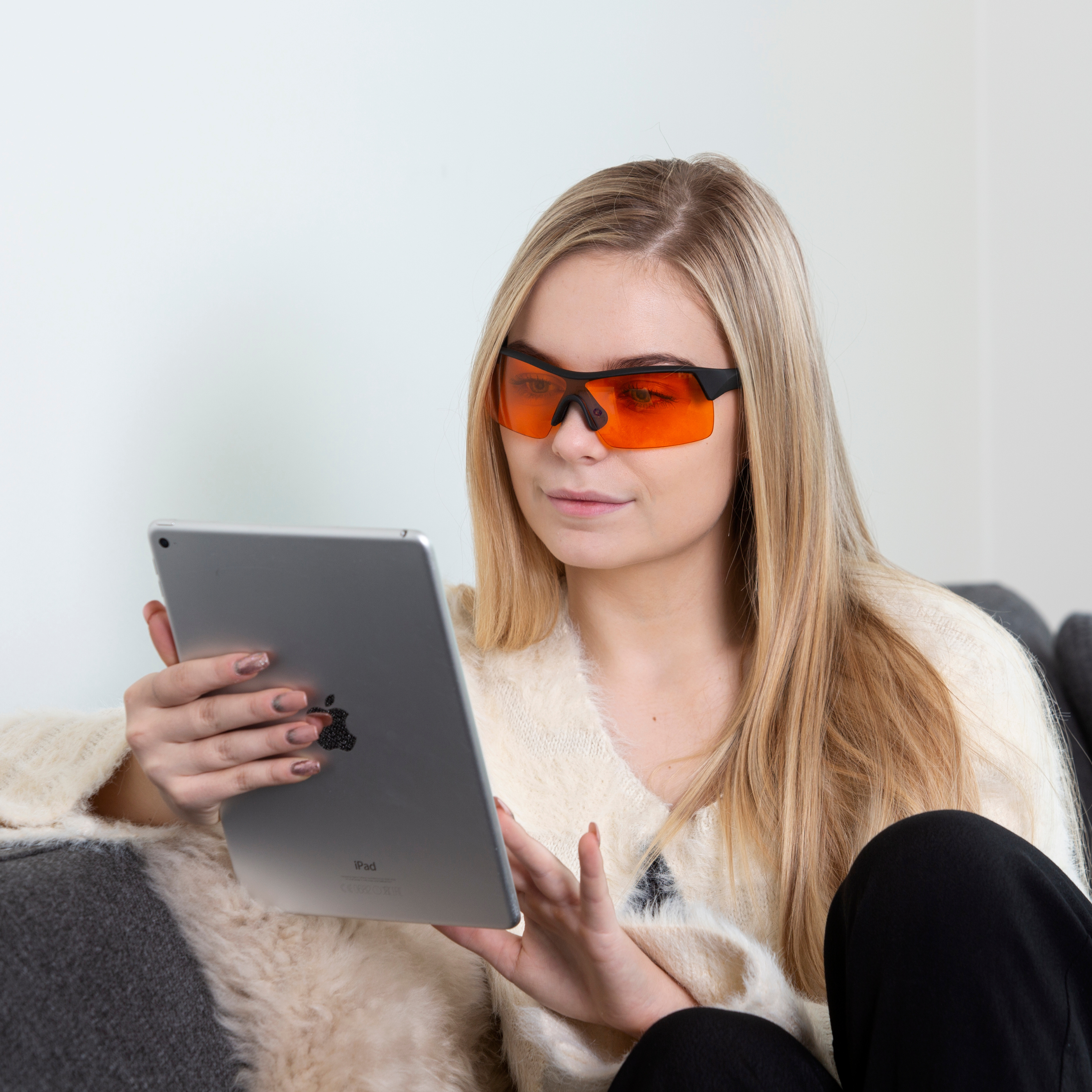 MelaMedic® Brussels – medicininiai mėlynos šviesos blokavimo akiniai vakariniam nusiraminimui ir geresniam miegui