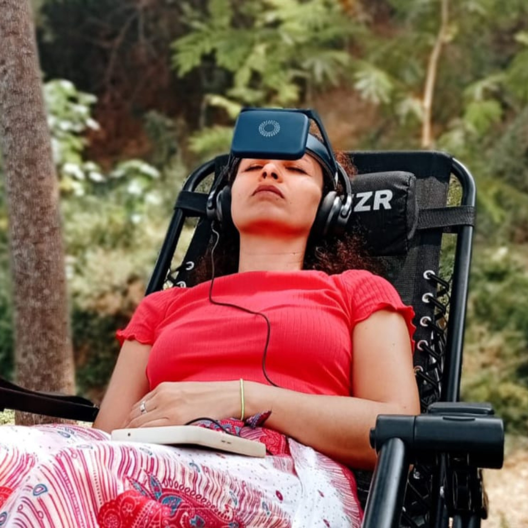neuroVIZR® — gaismas un skaņas ierīce kognitīvās un emocionālās veselības uzlabošanai